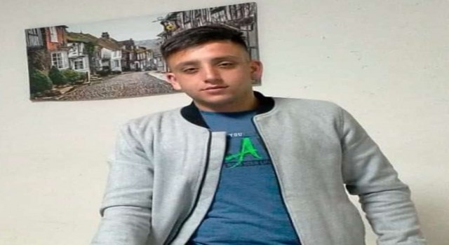 İzmirde arkadaşı tarafından göğsünden bıçaklanan genç öldü