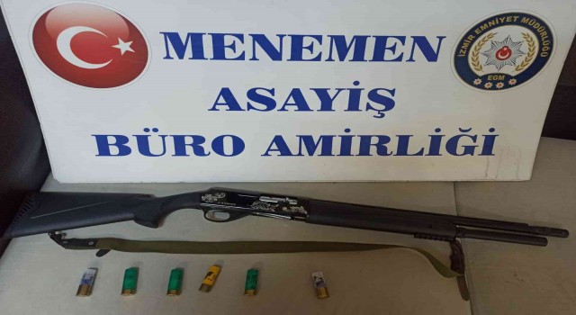 İzmirde iki ayrı adrese kaçak tütün operasyonu: 3 gözaltı
