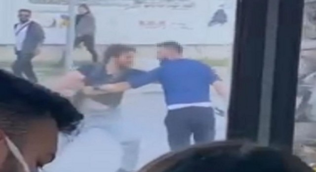 İzmirde kavgayı ayıran vatandaşı bıçaklayan taksi şoförü tutuklandı