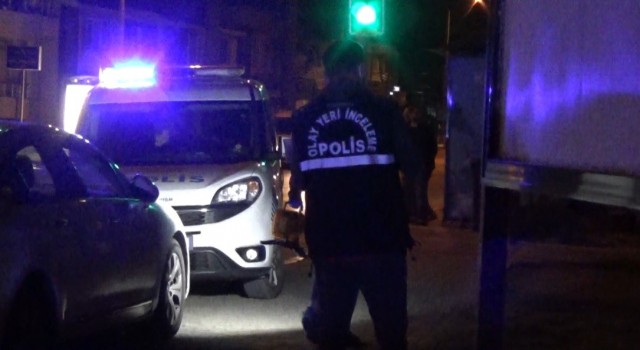 İzmirde korkunç cinayet: Babasını bıçaklayarak öldürdü