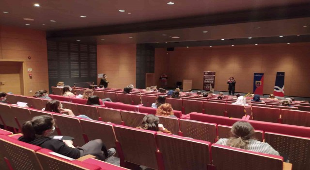 Jandarma ekipleri kadın çalışanlara KADESi anlattı