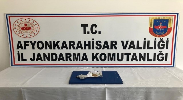Jandarma üst araması yaptığı şahıstan esrar ele geçirdi