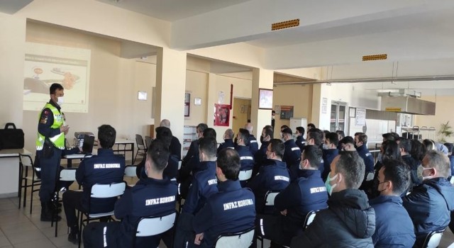 Jandarmadan infaz koruma memurlarına güvenli sürüş eğitimi