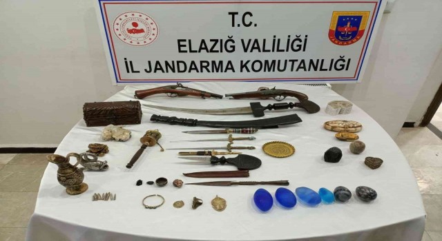 Jandarmadan tarihi eser operasyonu: 102 obje ele geçirildi