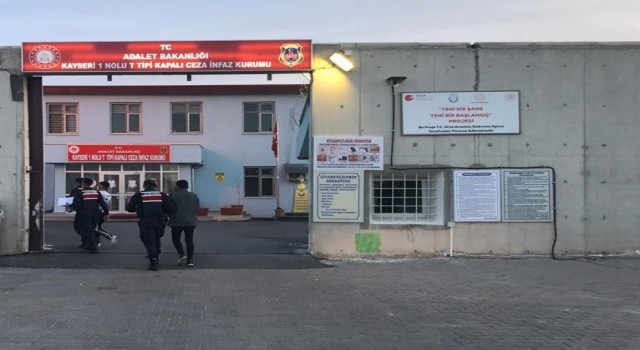 Kablo hırsızları jandarmaya yakalandı