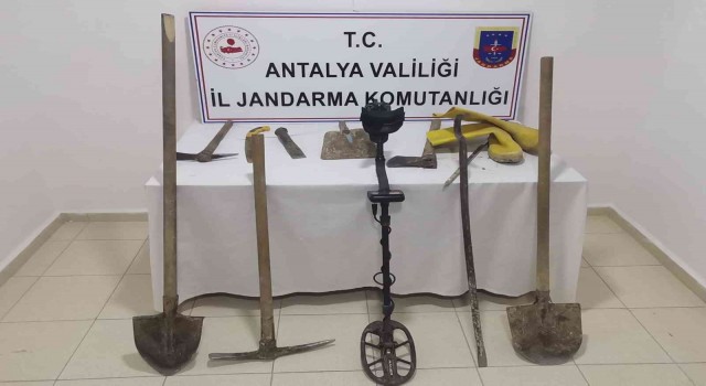 Kaçak kazı yapan 2 şüpheli yakalandı
