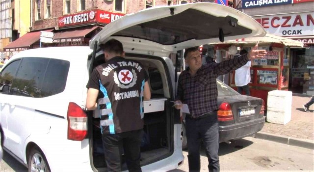 Kadıköyde emniyet kemeri takmayan taksi şoförlerine ceza yağdı