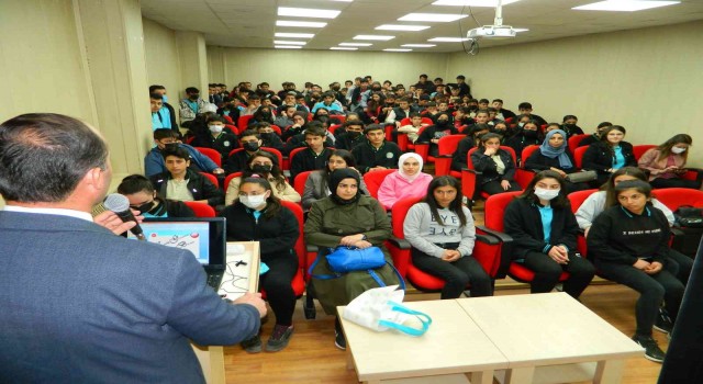 Kadir Gecesinin önemi lise öğrencilerine de anlatıldı