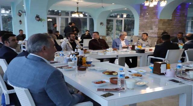Kahta Belediyesi kurum amirlerine iftar programı düzenlendi