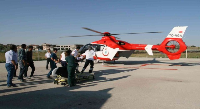 Kalp krizi geçiren yaşlı adam hava ambulansla Konyaya sevk edildi