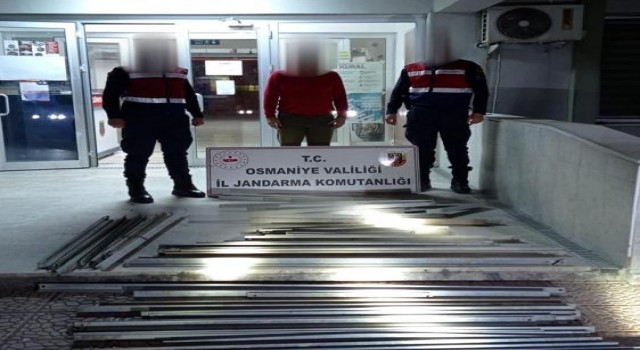 Kamu kurumundan hırsızlık yapan 2 şüpheli yakalandı