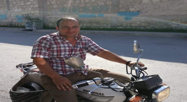 Kamyonun fırlayan tekerinin çarptığı motosikletli genç hayatını kaybetti