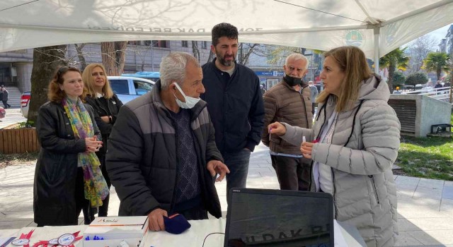 Kanser Haftasında bilgilendirip, kanser tarama kiti dağıttılar