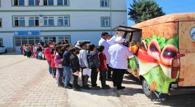 ‘Kantinbüs kantini bulunmayan köy okulları için yollarda