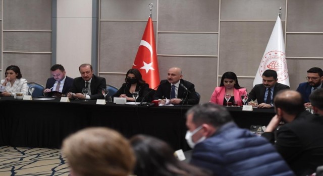 Karaismailoğlu, yapacakları 198 milyar dolarlık yatırımın 2053te gelire 5 kat üretime ise 10 kat olarak dönüş yapacağını söyledi
