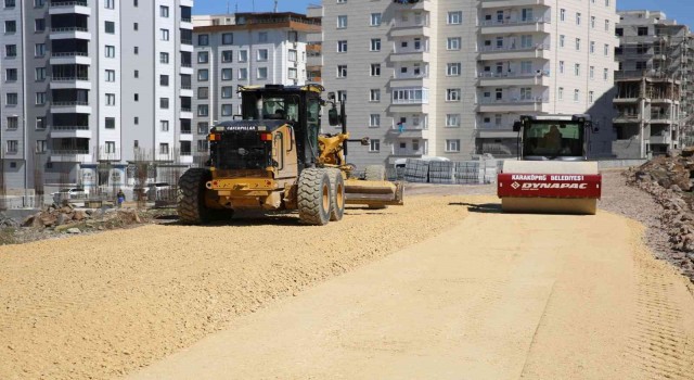 Karaköprüde üst yapı ve yol açma çalışması devam ediyor