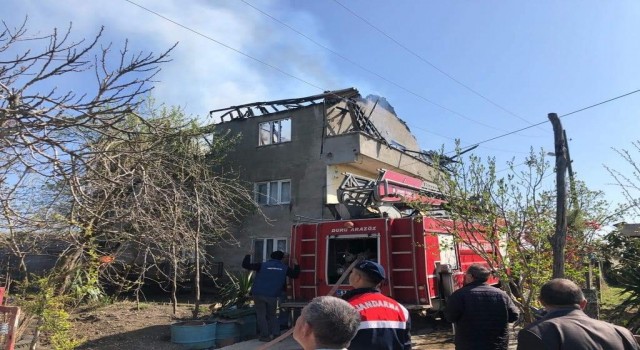 Karapınar beldesinde bir evde yangın çıktı