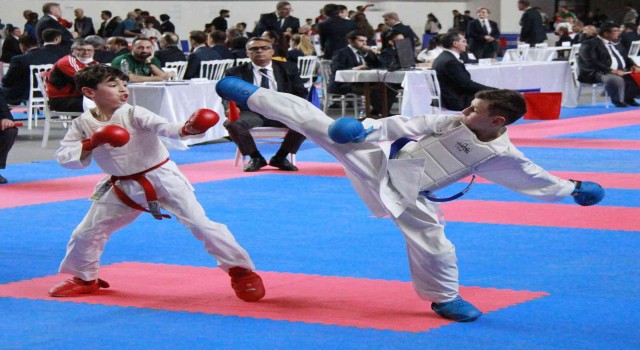 Karate Türkiye Şampiyonasının açılış seremonisi yapıldı