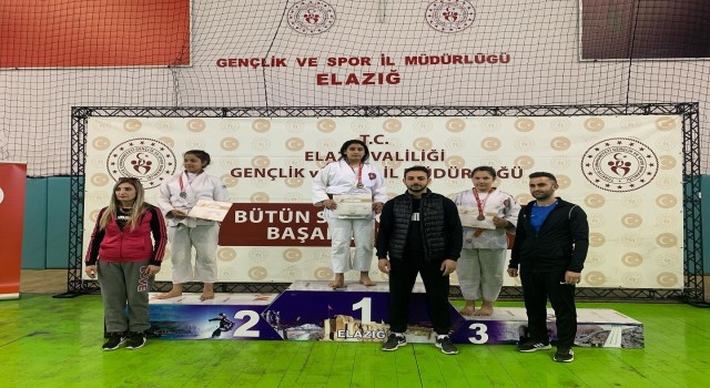 Karslı judocular başarıya doymuyor