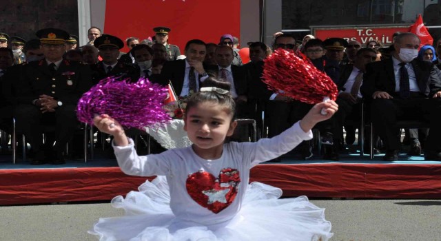 Karsta 23 Nisan coşkuyla kutlandı