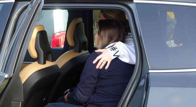 Kartalda lüks otomobile çarpan lüks cip alev alev yandı