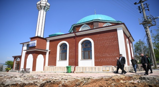 Kartepe Şirinsulhiyeye meydan yapılıyor