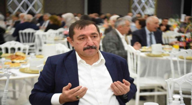 Kastamonu Belediyesi personeli iftarda bir araya geldi