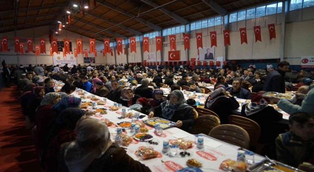Kastamonuda 2 bin kişilik iftar sofrası kuruldu