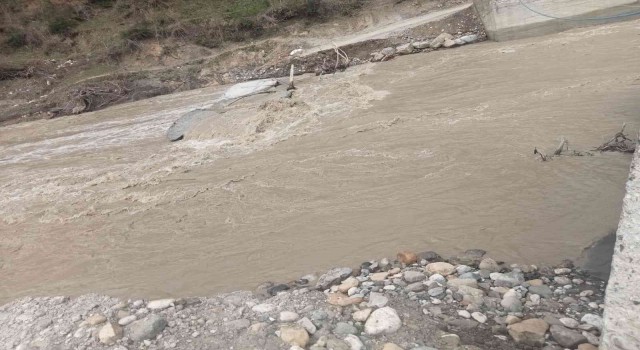 Kastamonuda iki köprü daha kar suları sebebiyle yıkıldı
