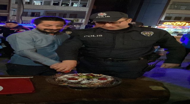 Kavga ihbarına gelen polislere meşaleli 10 Nisan kutlaması