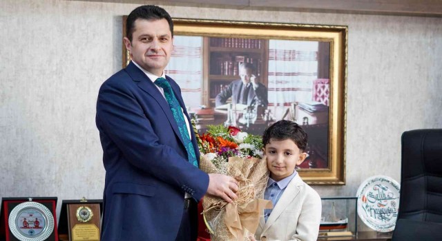 Kaygusuz, makamını Abid Çokgeze devretti