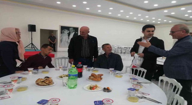 Kaymakam Çelik yetim çocuklar ile bir araya geldi