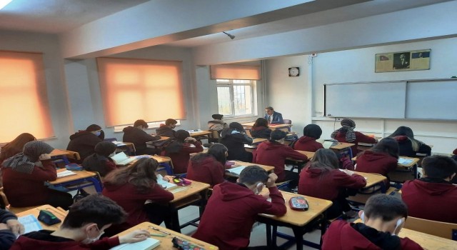 Kaymakam Çiçek, Anadolu Lisesinde okuma etkinliğine katıldı