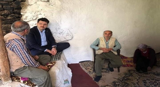 Kaymakam Kurttan ihtiyaç sahibi ailelere ziyaret