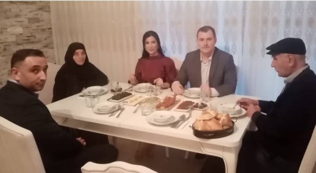 Kaymakam Yılmazer şehit ailesiyle iftar açtı