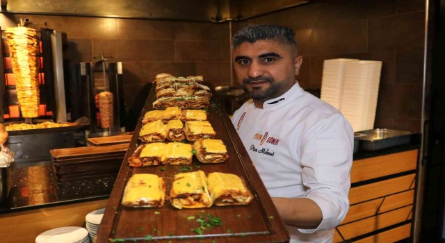Kebabın başkentinde metrelik dönerleriyle fark oluşturuyor