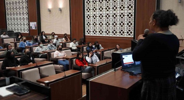 Keçiören Belediyesinden öğrencilere kişisel gelişimi eğitimi