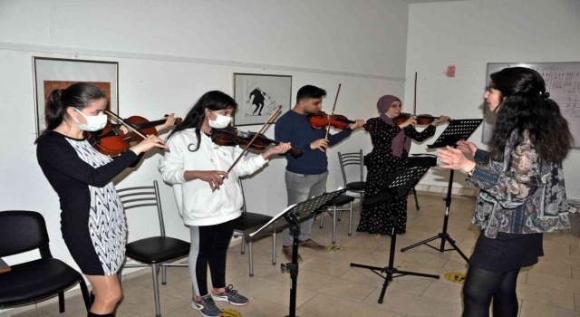 Keman kursuna yoğun ilgi