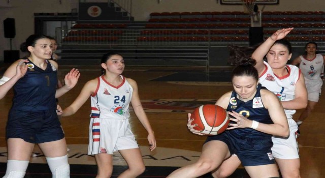 Kepezin kızları ligin devleriyle mücadele ediyor