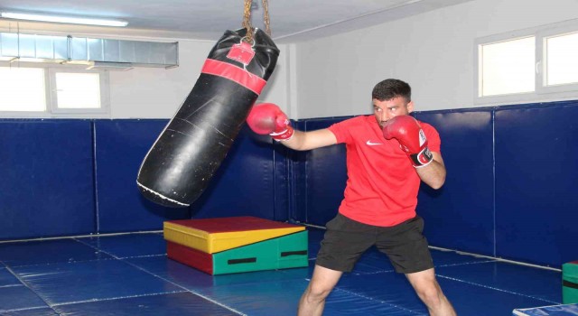 Kick Boks Avrupa Şampiyonu Ücanın gözü Dünya Kupasında