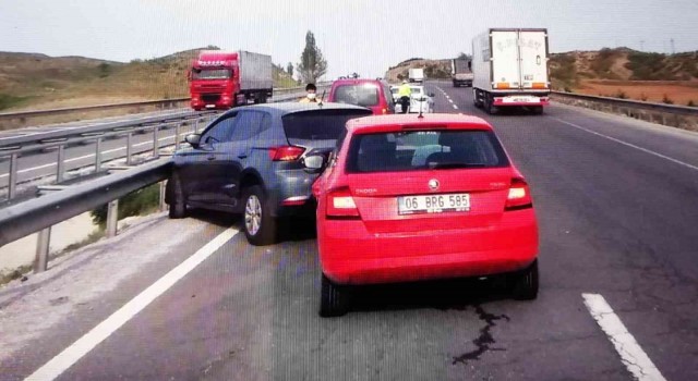 Kırıkkalede iki otomobil çarpıştı: 5 yaralı