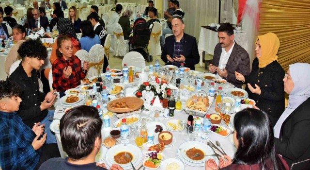 Kırıkkalede yetim çocuklara iftar verildi