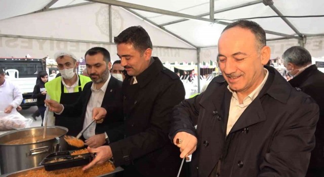 Kırıkkalede yüzlerce vatandaş iftar sofrasında oruç açtı