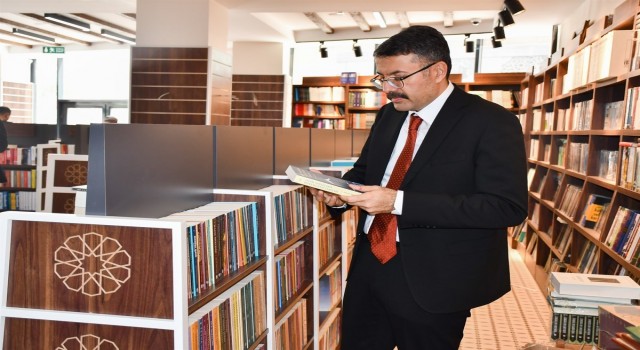 Kitap kafe Ramazanda 23.00a kadar açık