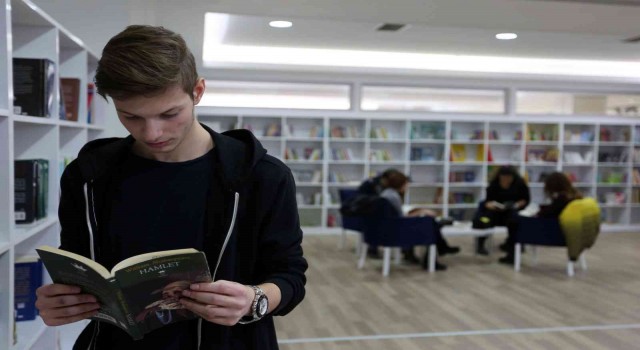 Kitap sevdalıları Yenimahalle kütüphanelerinde buluşuyor