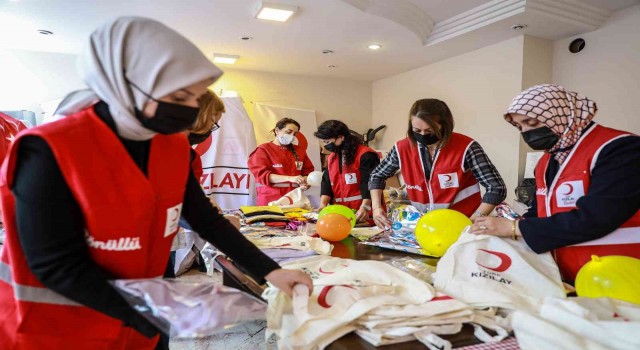Kızılay gönüllüleri Ramazan bereketini tüm Türkiyeye taşıyor