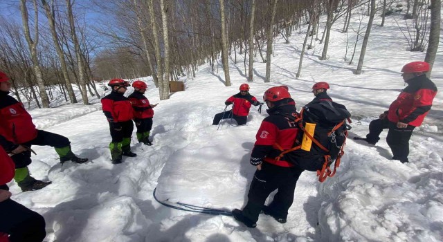 Kocaeli itfaiyesinden zorlu kış tatbikatı