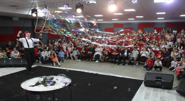 Koçarlılı çocuklar unutamayacakları bir bayram yaşadı