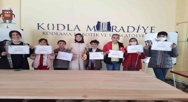 ‘Kodla Muradiye projesini tamamlayan öğrencilere belgeleri verildi
