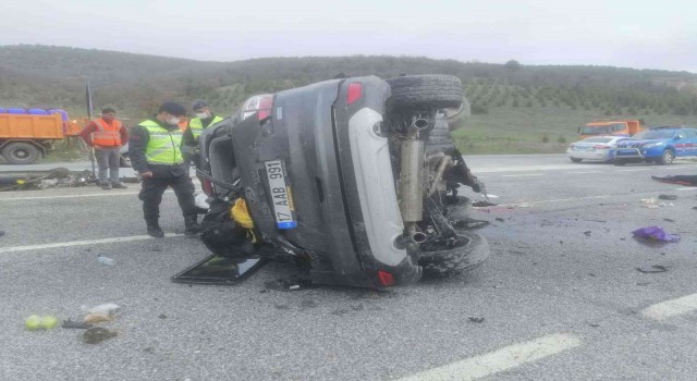 Kontrolden çıkan otomobil devrildi: 5 yaralı